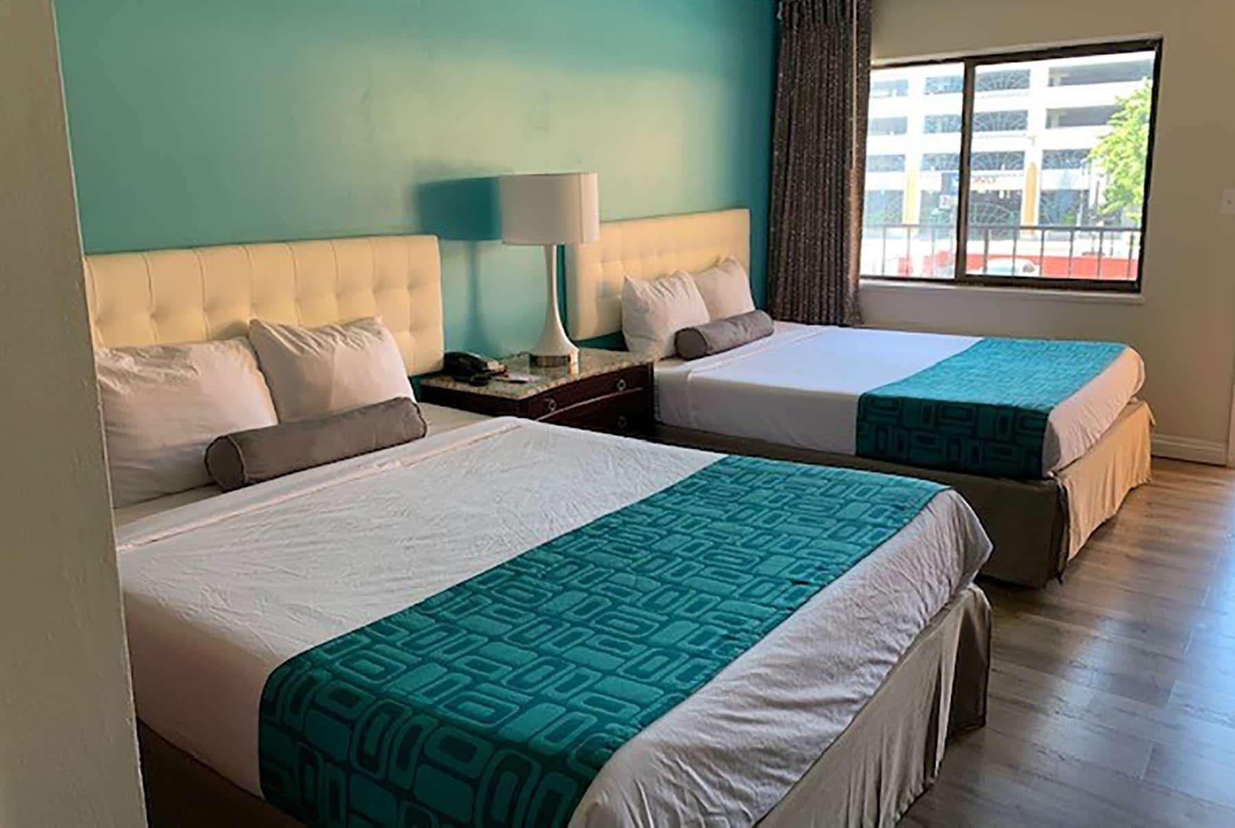 Howard Johnson By Wyndham Downtown Hotel