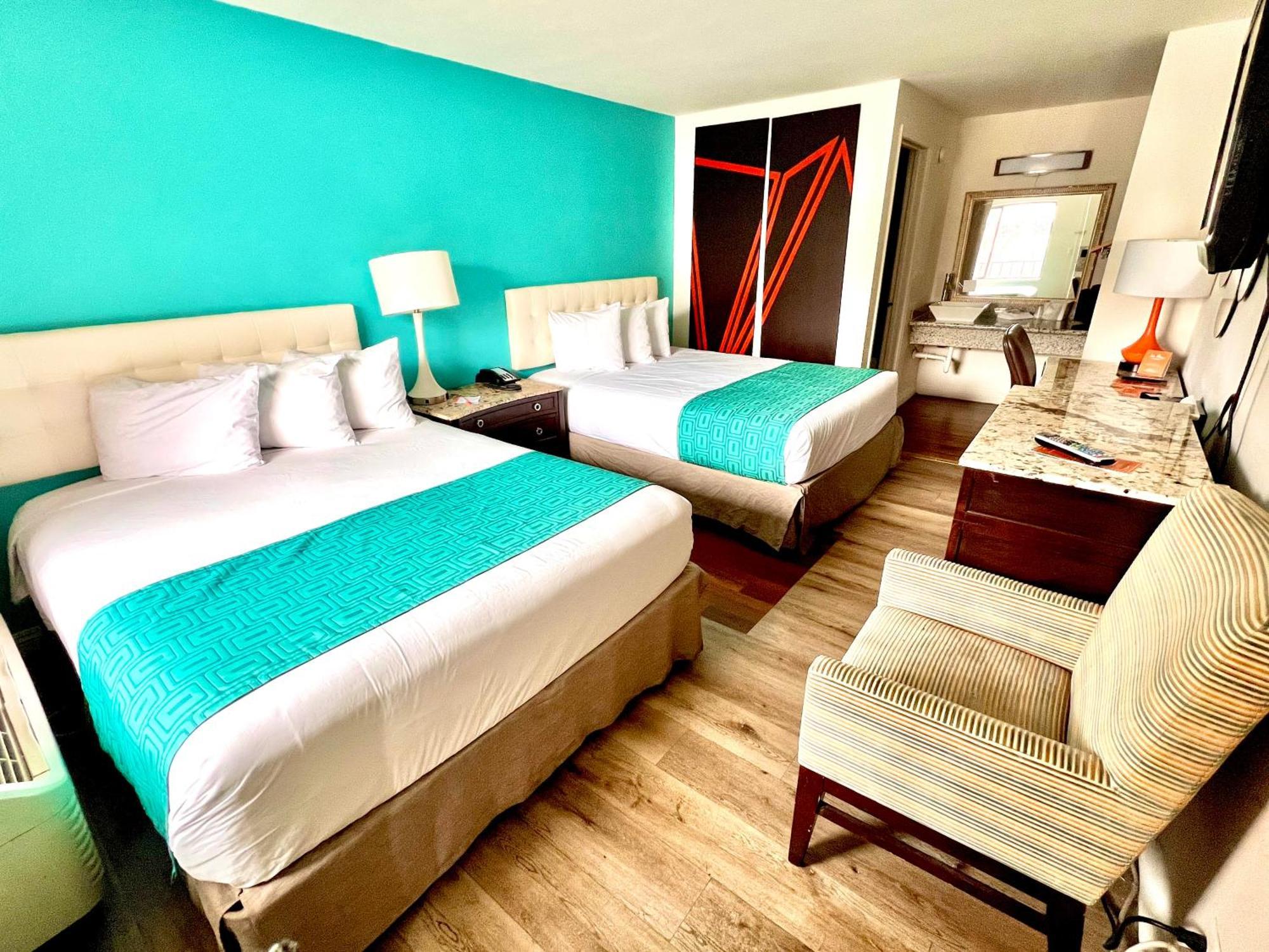 Howard Johnson By Wyndham Downtown Hotel Reno